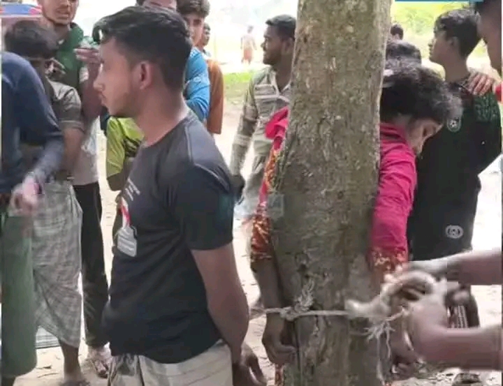 প্রেমের টানে পাবনার ঈশ্বরদীতে এসে জনতার হাতে ধরা দিনাজপুরের যুবক